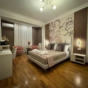 https://querini-suite-roma.it-romehotels.com